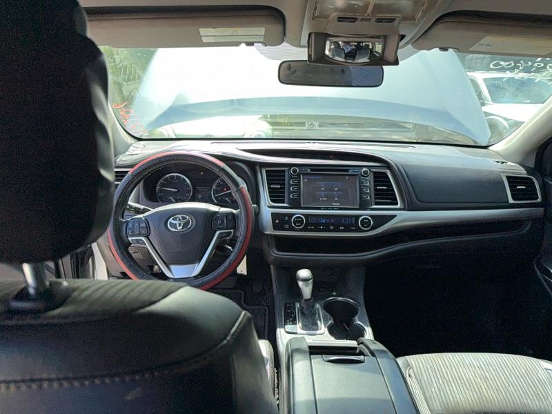 Photo 9 from auction – 2016 TOYOTA HIGHLANDER with VIN 5TDBKRFH4GS255097
