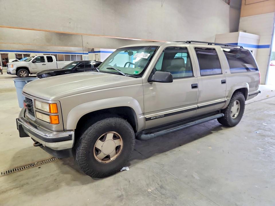 1999 GMC SUBURBAN - Търг №69733326