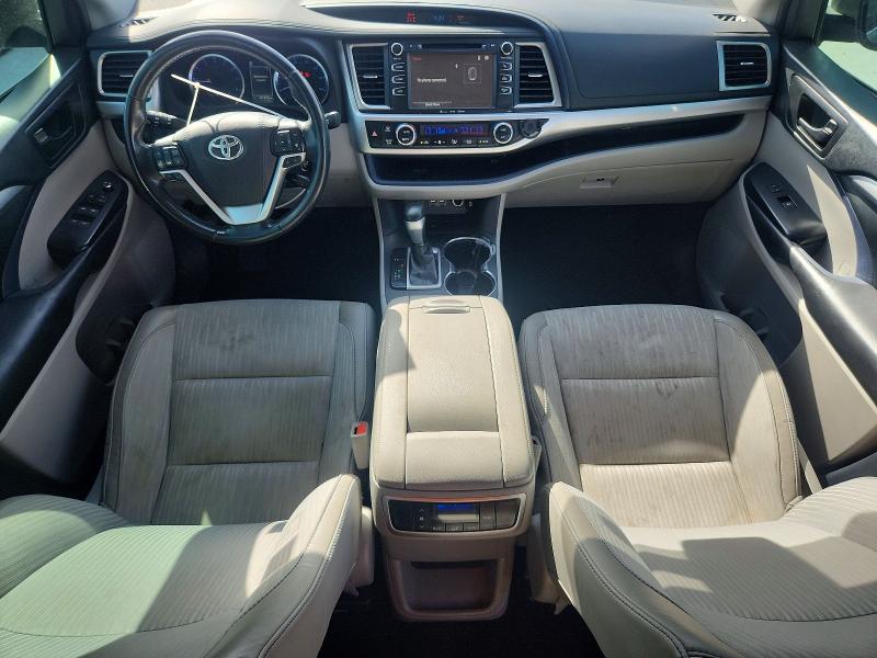 Снимка 8 от търг – 2019 TOYOTA HIGHLANDER с VIN 5TDZZRFH4KS324258