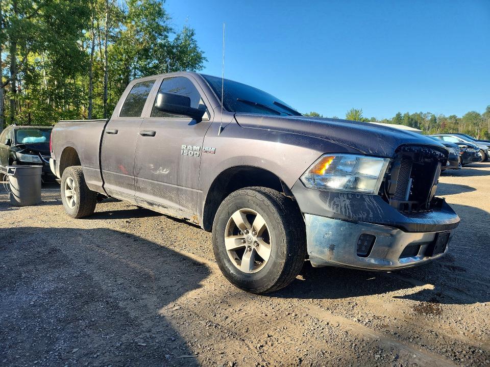 Снимка 4 от търг – 2015 RAM 1500 с VIN 1C6RR7FTXFS584208