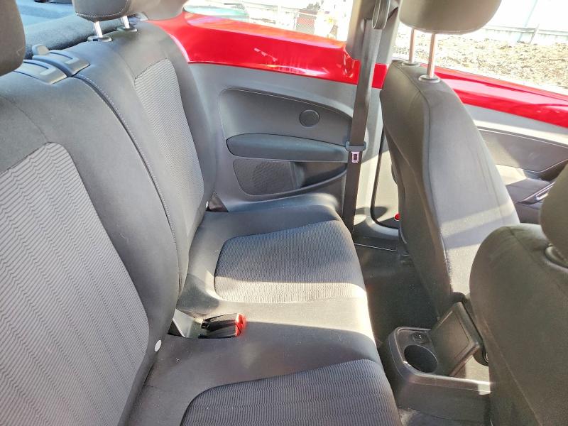 Photo 10 from auction – 2014 VOLKSWAGEN BEETLE with VIN 3VWJX7AT5EM610446