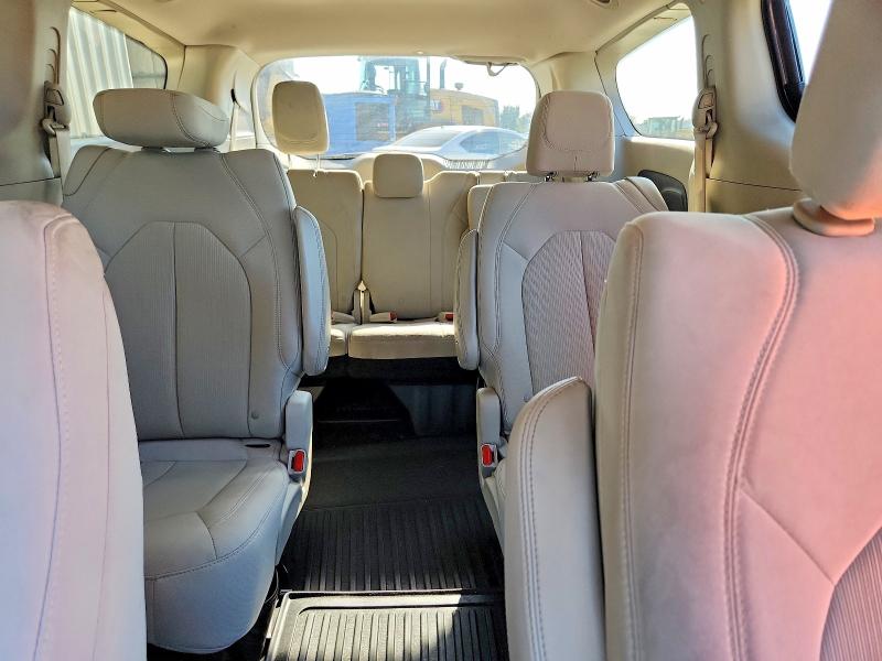 Снимка 10 от търг – 2017 CHRYSLER PACIFICA с VIN 2C4RC1DG7HR516112