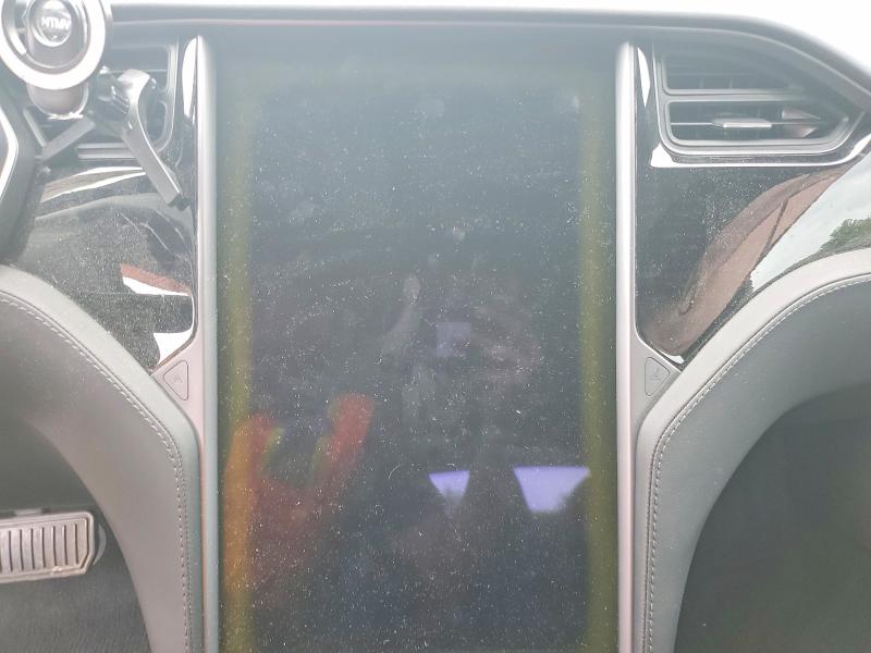 Фото 9 с аукциона – 2018 TESLA MODEL S с VIN 5YJSA1E24JF277324