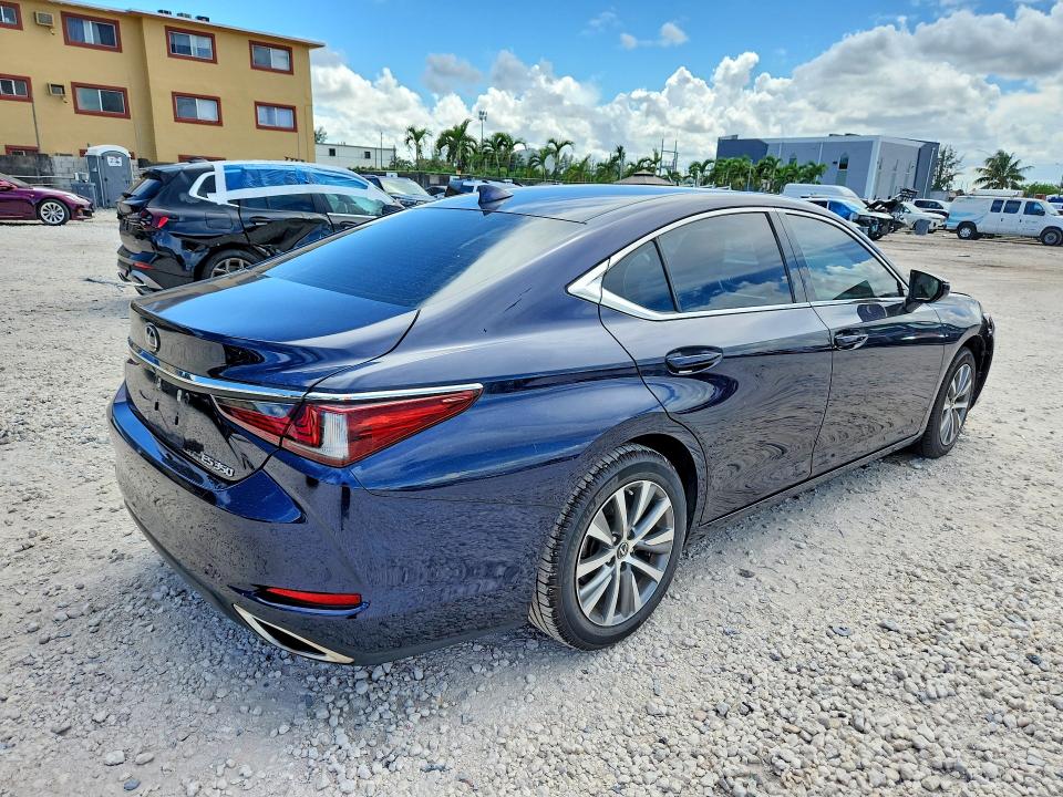 صورة رقم 3 من المزاد - 2020 LEXUS ES مع VIN 58ADZ1B14LU081198