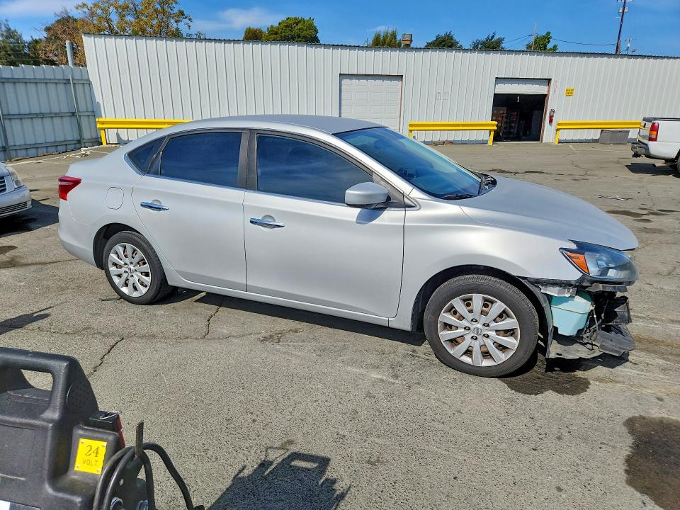 Снимка 4 от търг – 2018 NISSAN SENTRA с VIN 3N1AB7AP0JY279821