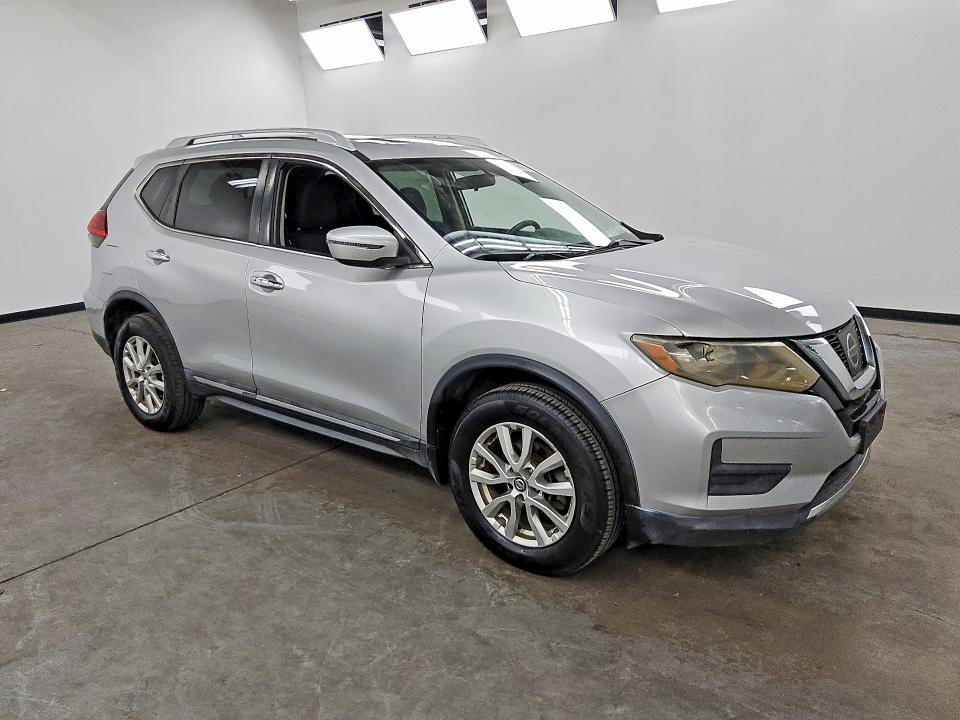 Photo 4 from auction – 2017 NISSAN ROGUE with VIN 5N1AT2MV9HC840104