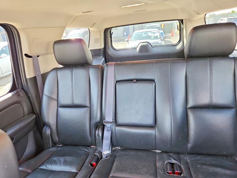 Photo 10 from auction – 2011 CHEVROLET SUBURBAN with VIN 1GNSKJE38BR304047