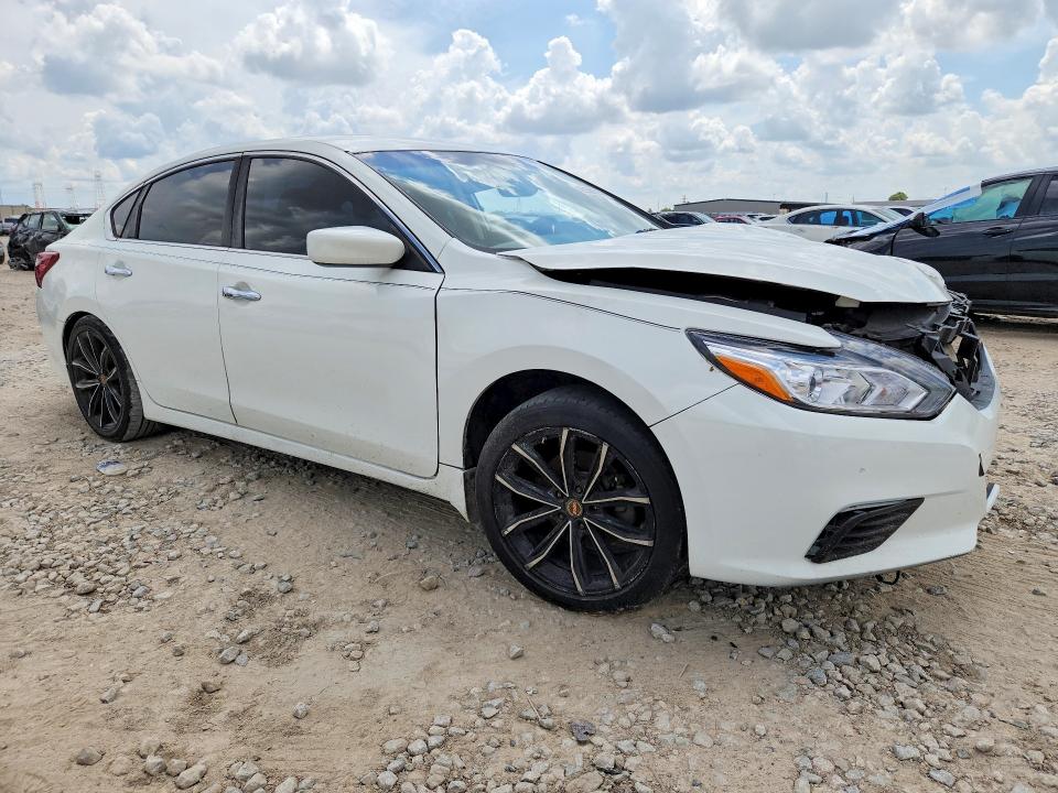 Photo 4 from auction – 2018 NISSAN ALTIMA with VIN 1N4AL3AP6JC230205