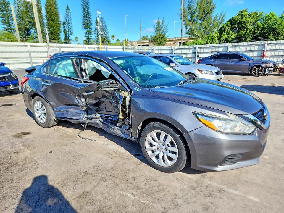 Zdjęcie 4 z aukcji – 2017 NISSAN ALTIMA z VIN 1N4AL3AP1HC148098