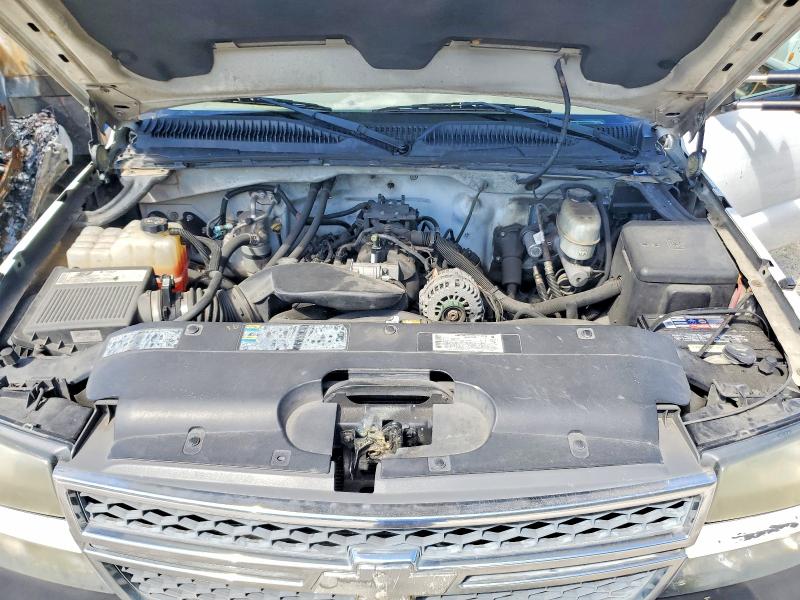 Photo 11 from auction – 2005 CHEVROLET SILVERADO with VIN 1GBHC24U85E295270