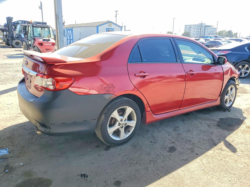 Photo 3 from auction – 2013 TOYOTA COROLLA with VIN 5YFBU4EE0DP198079