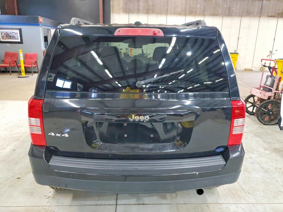 Photo 6 from auction – 2015 JEEP PATRIOT with VIN 1C4NJRFB8FD376317