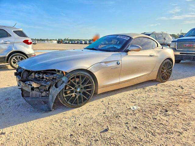 BMW Z4 2010 с VIN WBALM7C56AE381971 - Снимка от търг