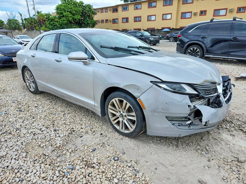 Photo 4 from auction – 2015 LINCOLN MKZ with VIN 3LN6L2G92FR625375