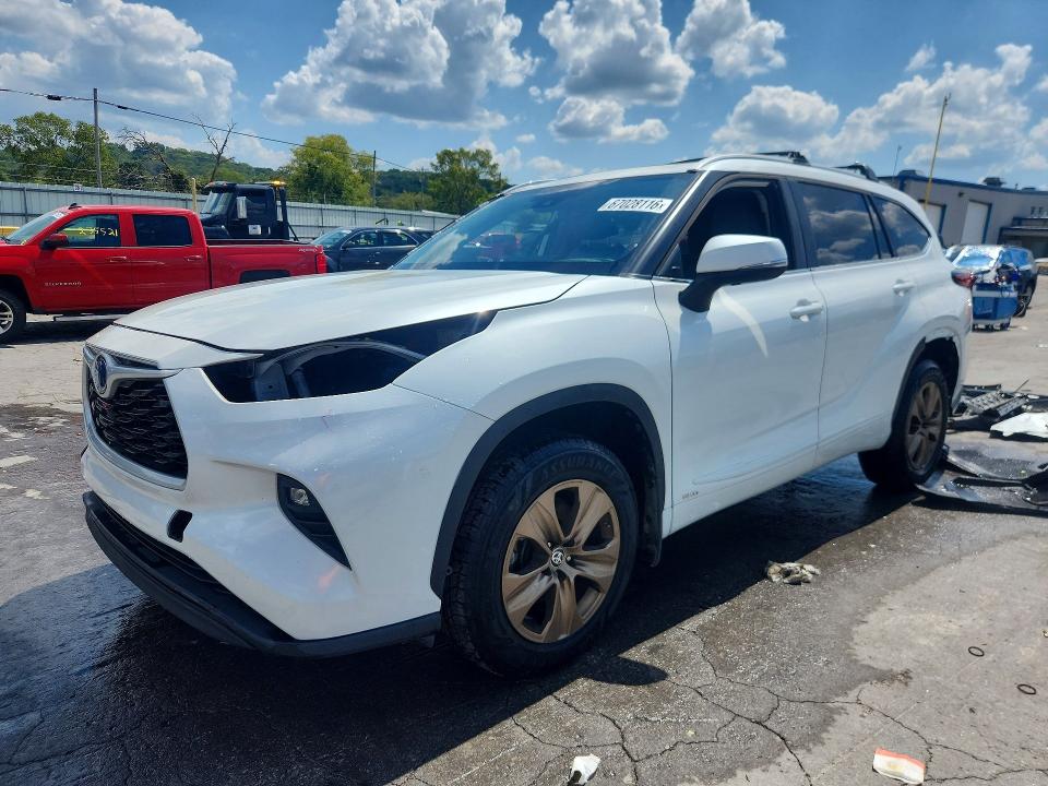 TOYOTA HIGHLANDER 2023 مع رقم تعريف المركبة 5TDABRCH8PS112671 - صورة من المزاد