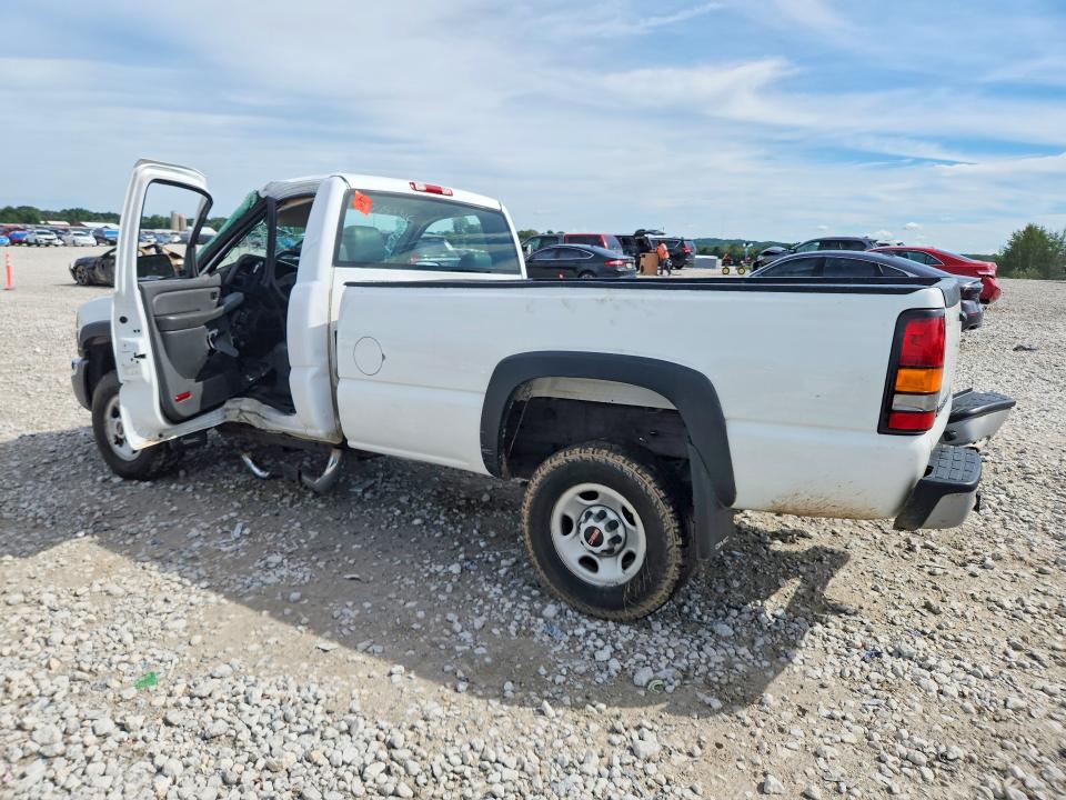 Photo 2 from auction – 2004 GMC SIERRA with VIN 1GTHC24U14E328717