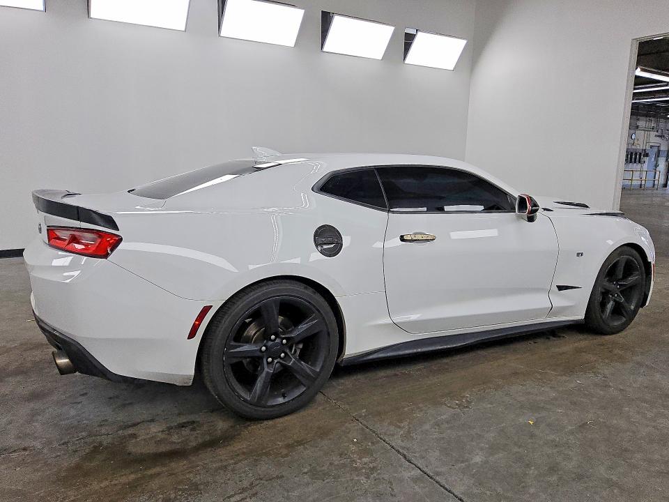 Photo 3 from auction – 2017 CHEVROLET CAMARO with VIN 1G1FB1RX5H0137644