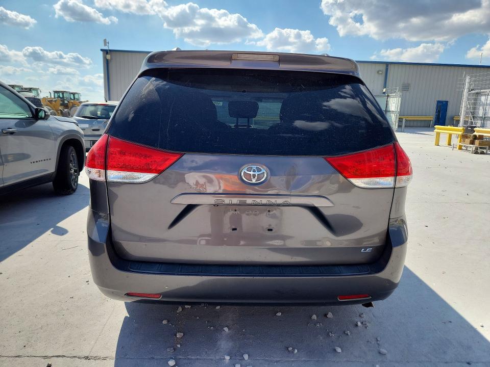 Photo 6 from auction – 2013 TOYOTA SIENNA with VIN 5TDKK3DC2DS301073