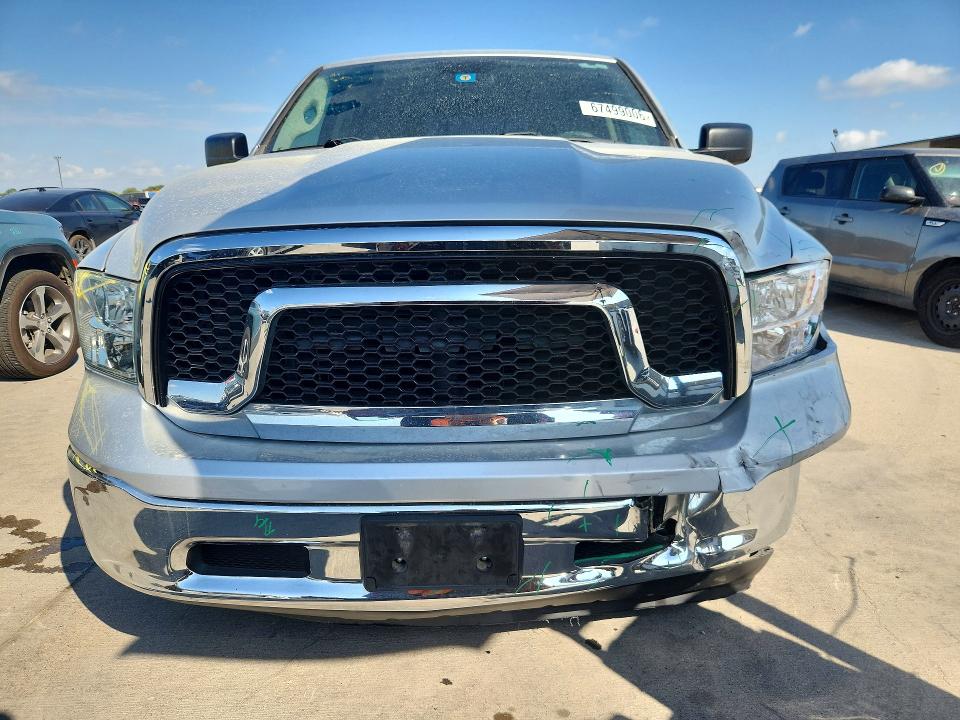 Photo 5 from auction – 2018 RAM 1500 with VIN 1C6RR6GG4JS322351