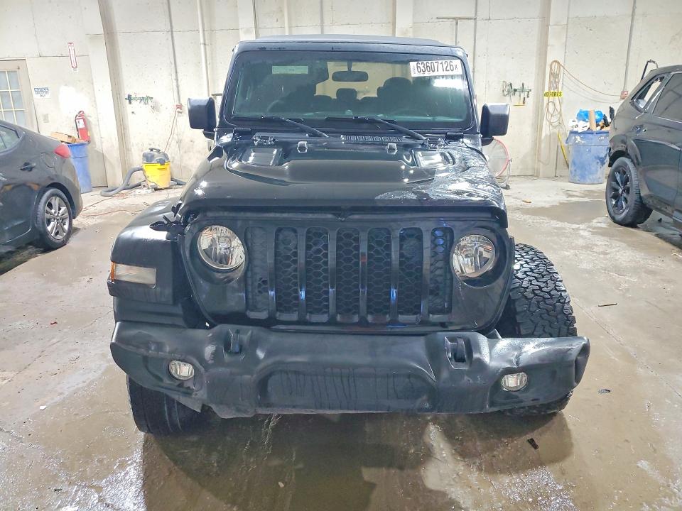 Photo 5 from auction – 2020 JEEP GLADIATOR with VIN 1C6HJTAG1LL131753