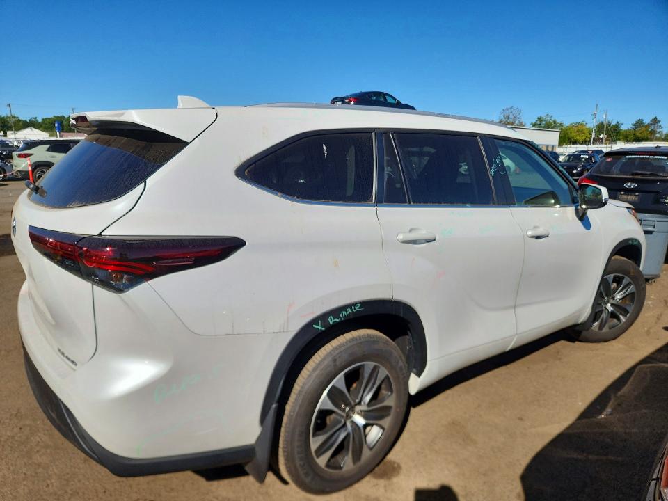 Photo 3 from auction – 2025 TOYOTA HIGHLANDER with VIN 5TDKDRBH4SS586870