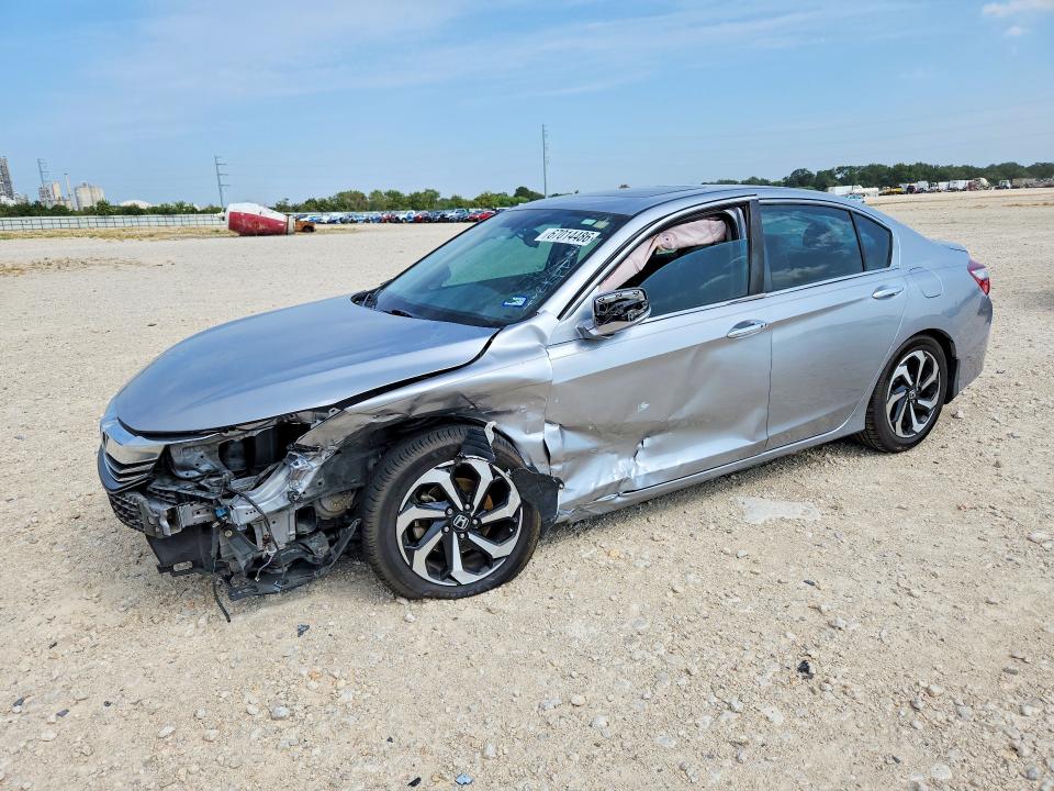 HONDA ACCORD 2017 with VIN 1HGCR2F80HA137488 - Photo from auction