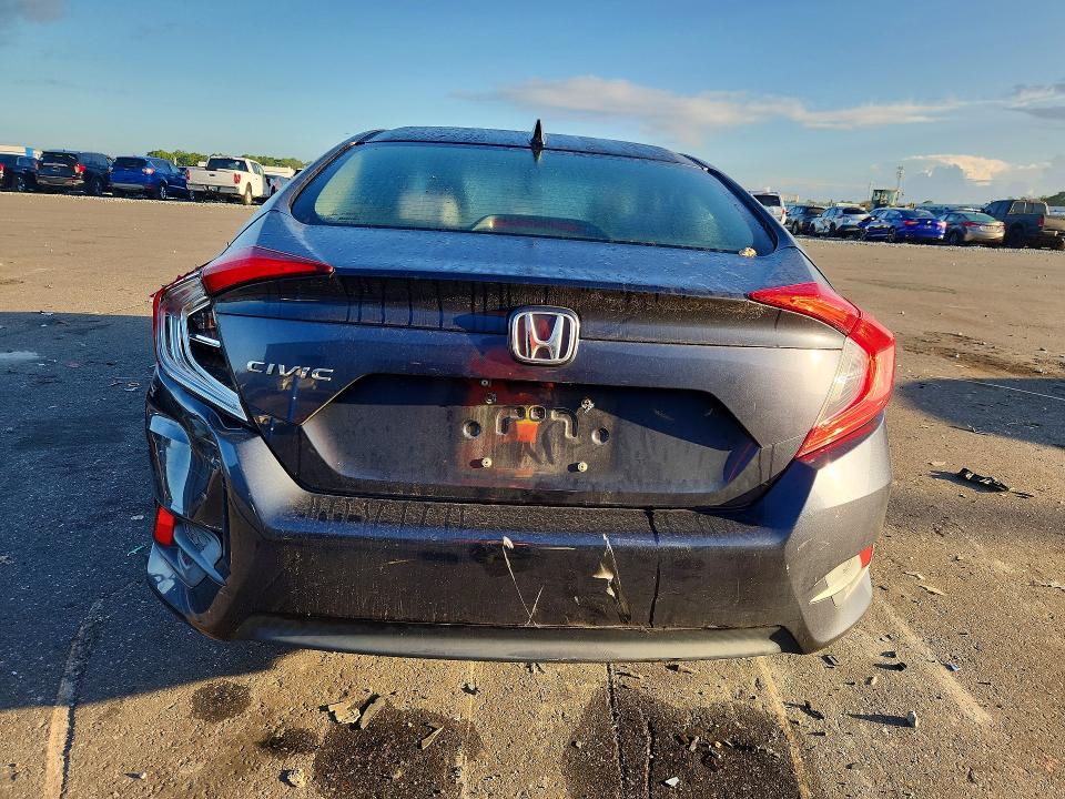 Снимка 6 от търг – 2018 HONDA CIVIC с VIN 2HGFC2F71JH550906