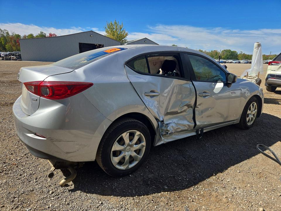 Foto 3 de la subasta – 2018 MAZDA 3 con VIN 3MZBN1U70JM226638