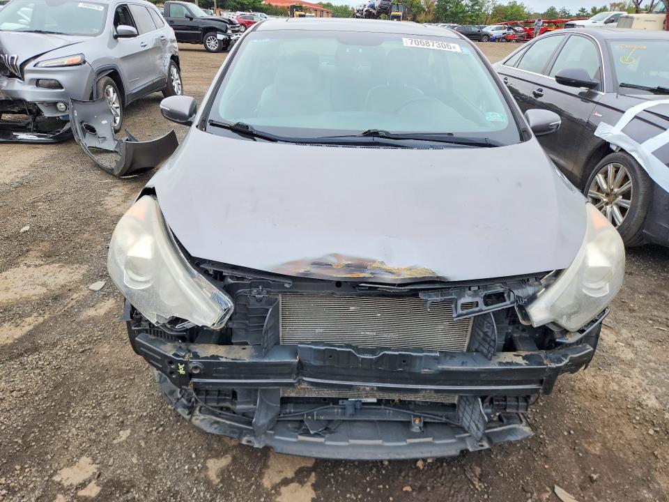 Снимка 5 от търг – 2015 KIA FORTE KOUP с VIN KNAFX6A8XF5377585