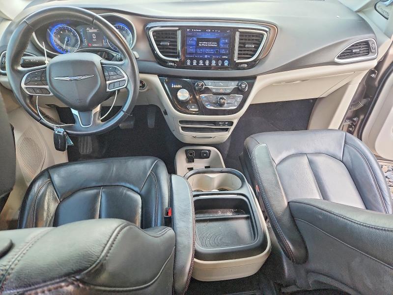 Photo 8 from auction – 2017 CHRYSLER PACIFICA with VIN 2C4RC1BG6HR777234