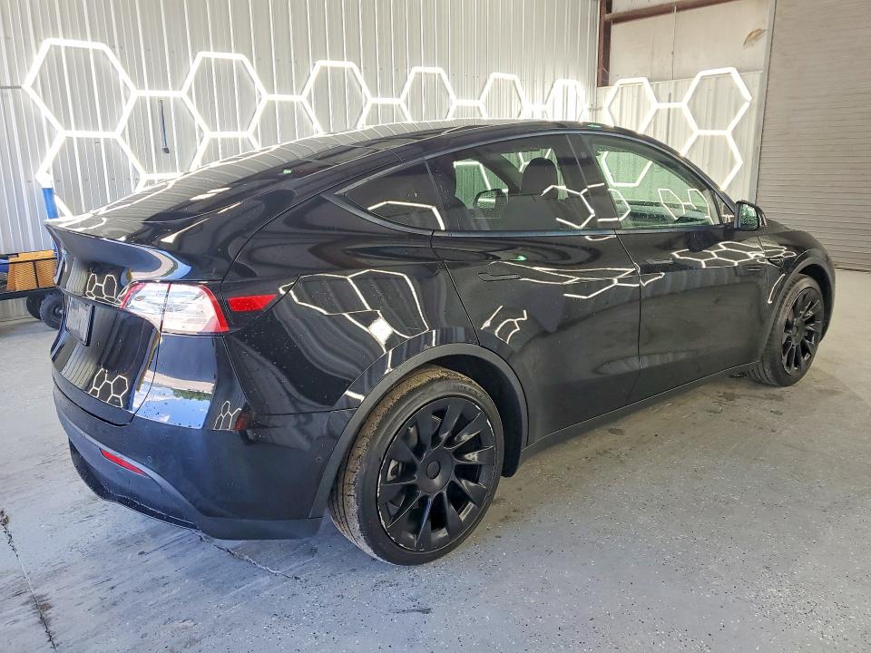 Foto 3 de la subasta – 2023 TESLA MODEL Y con VIN 7SAYGAEE8PF584543