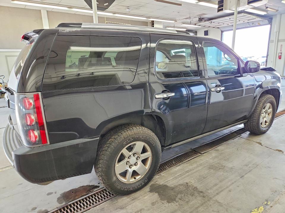 Photo 3 from auction – 2007 GMC YUKON with VIN 1GKFK63867J400453