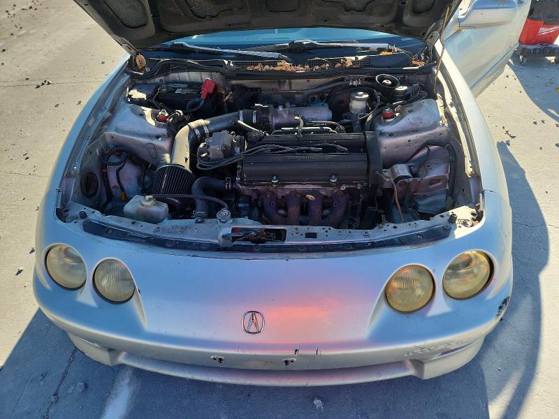 Photo 11 from auction – 1999 ACURA INTEGRA with VIN JH4DC4452XS001279
