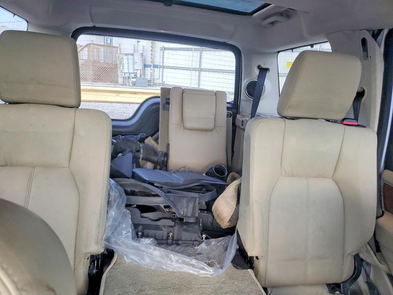 Photo 10 from auction – 2011 LAND ROVER LR4 with VIN SALAK2D40BA561814