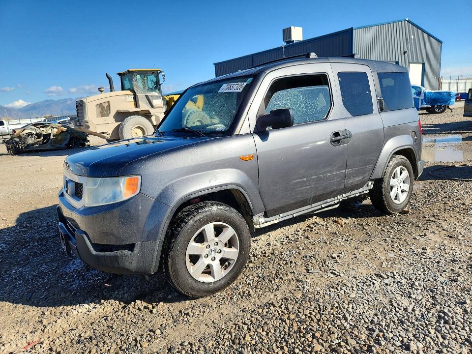 HONDA ELEMENT 2011 with VIN 5J6YH2H73BL006038 - Photo from auction