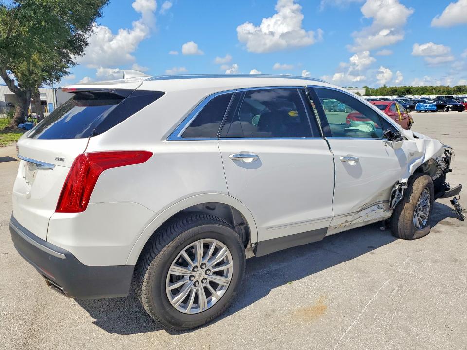 Photo 3 from auction – 2018 CADILLAC XT5 with VIN 1GYKNARS7JZ124990