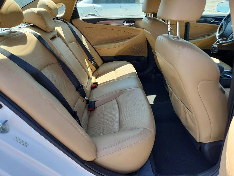 Photo 10 from auction – 2015 HYUNDAI SONATA HYBRID with VIN KMHEC4A45FA108408