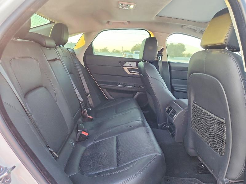Photo 10 from auction – 2020 JAGUAR XF with VIN SAJBE4FX0LCY85357