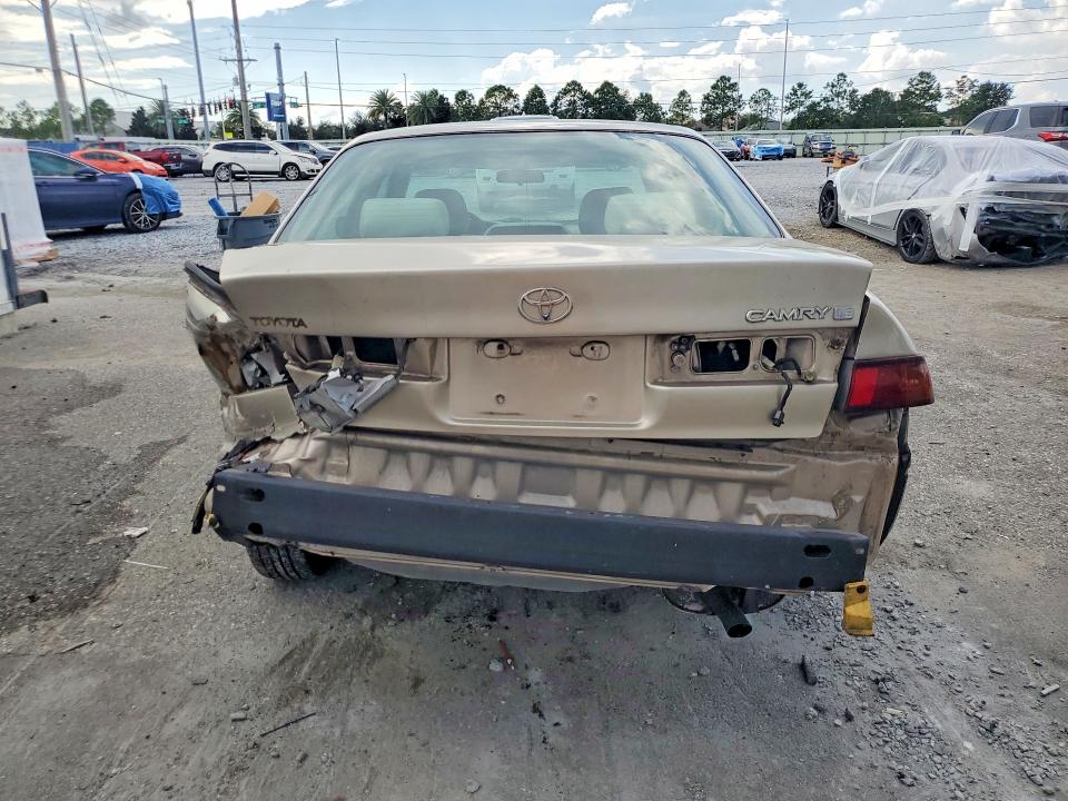 Снимка 6 от търг – 1998 TOYOTA CAMRY с VIN 4T1BG22KXWU234061