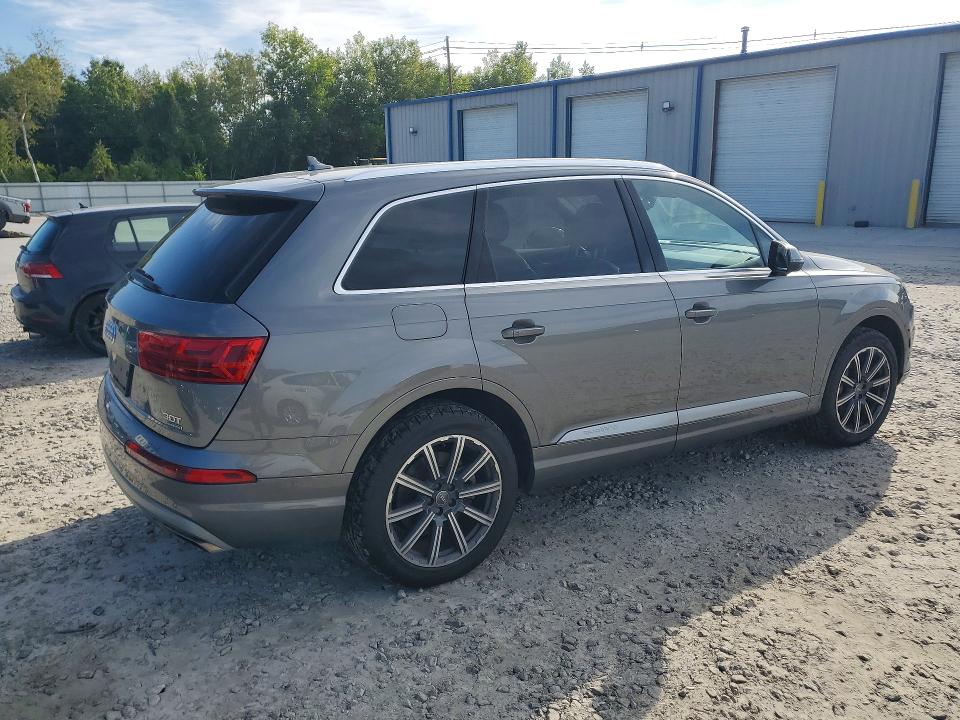 Photo 3 from auction – 2017 AUDI Q7 with VIN WA1LAAF78HD005661