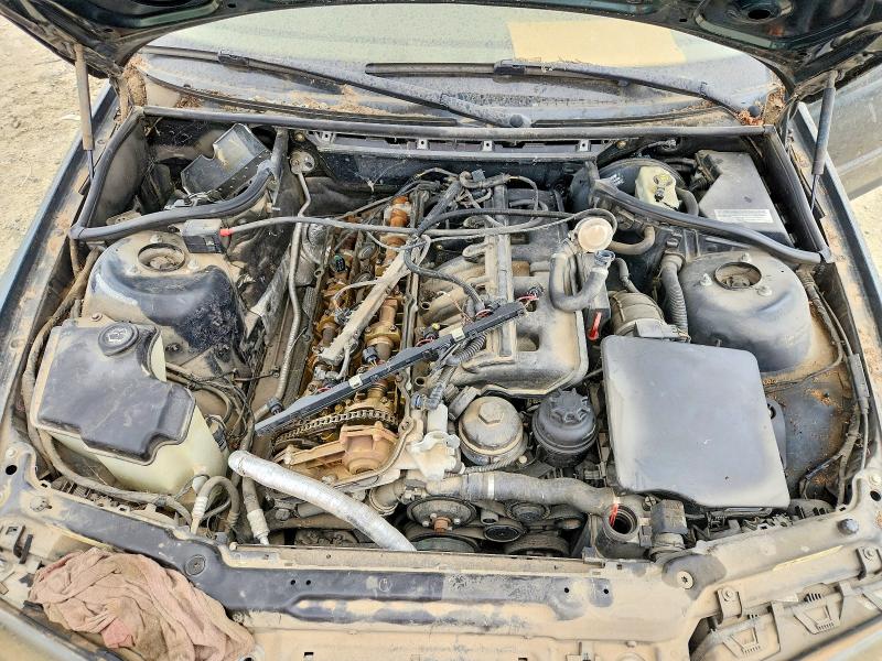 Photo 11 from auction – 2005 BMW 325 with VIN WBAAZ33445KW76423