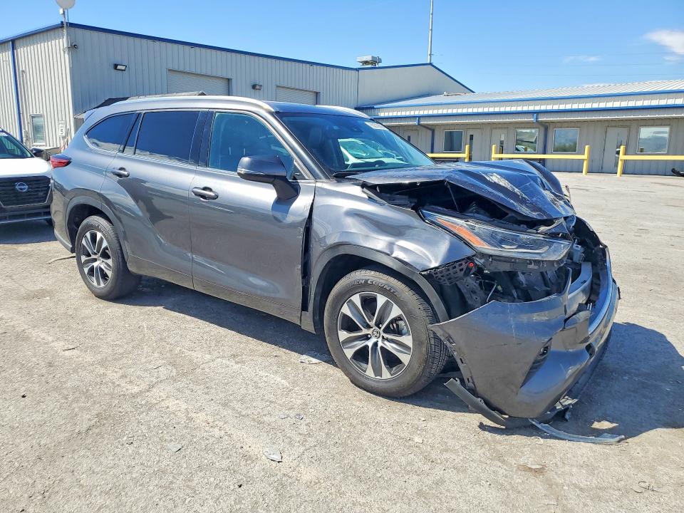 Photo 4 from auction – 2021 TOYOTA HIGHLANDER with VIN 5TDGZRAH7MS537125