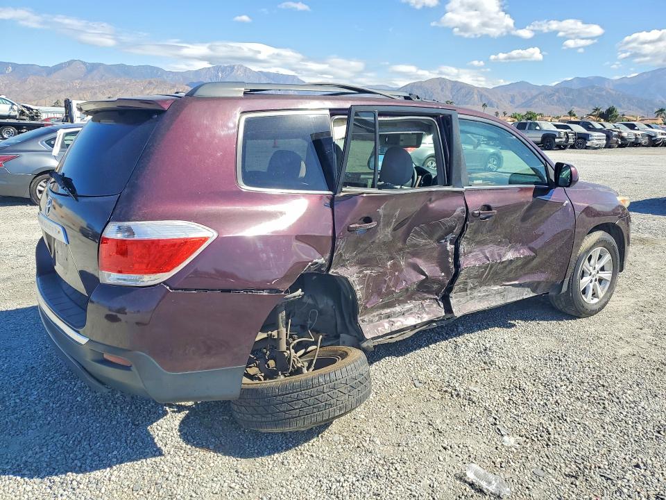 Снимка 3 от търг – 2011 TOYOTA HIGHLANDER с VIN 5TDZK3EH4BS028739