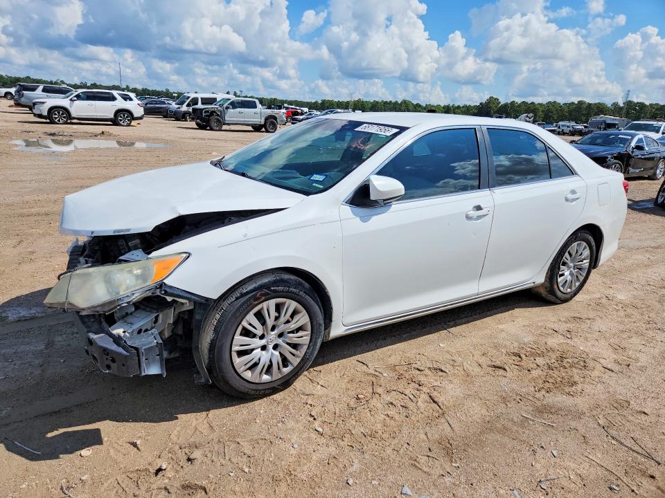 Zdjęcie 1 z aukcji – 2014 TOYOTA CAMRY z VIN 4T4BF1FKXER397031