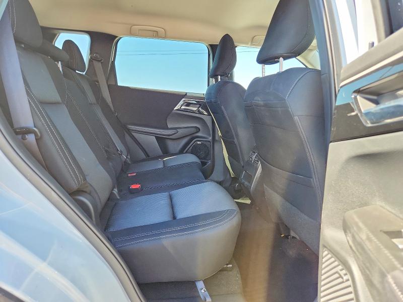 Снимка 11 от търг – 2025 MITSUBISHI OUTLANDER с VIN JA4J3UA81SZ054262