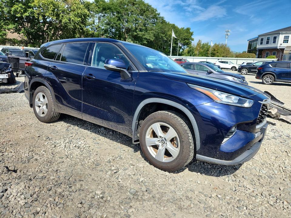 Photo 4 from auction – 2020 TOYOTA HIGHLANDER with VIN 5TDBZRBH7LS008913