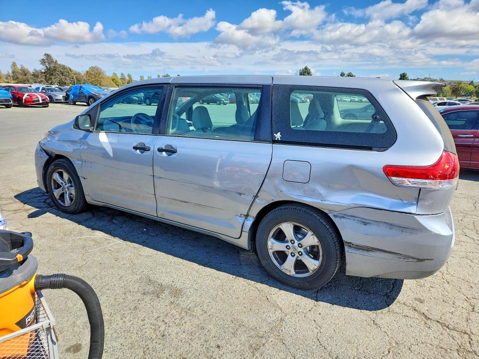 صورة رقم 2 من المزاد - 2014 TOYOTA SIENNA مع VIN 5TDZK3DC5ES464249
