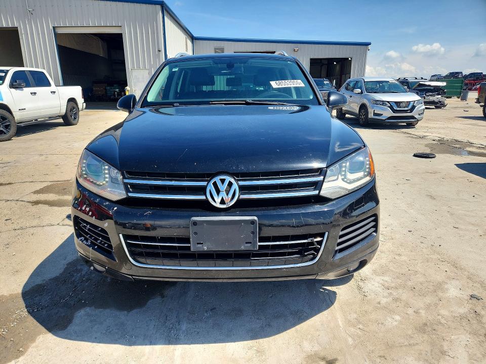 Photo 5 from auction – 2011 VOLKSWAGEN TOUAREG with VIN WVGFF9BPXBD003633