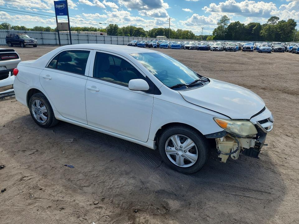 Снимка 4 от търг – 2013 TOYOTA COROLLA с VIN 2T1BU4EE9DC986410