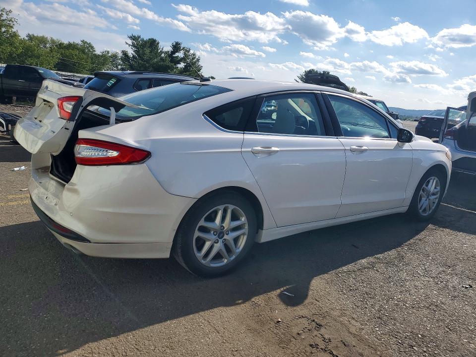Photo 3 from auction – 2016 FORD FUSION with VIN 3FA6P0H77GR377433
